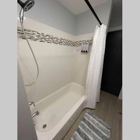 Villa Industrial Brick Townhouse In Downtown Lancaster Exterior foto