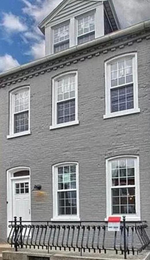 Villa Industrial Brick Townhouse In Downtown Lancaster Exterior foto